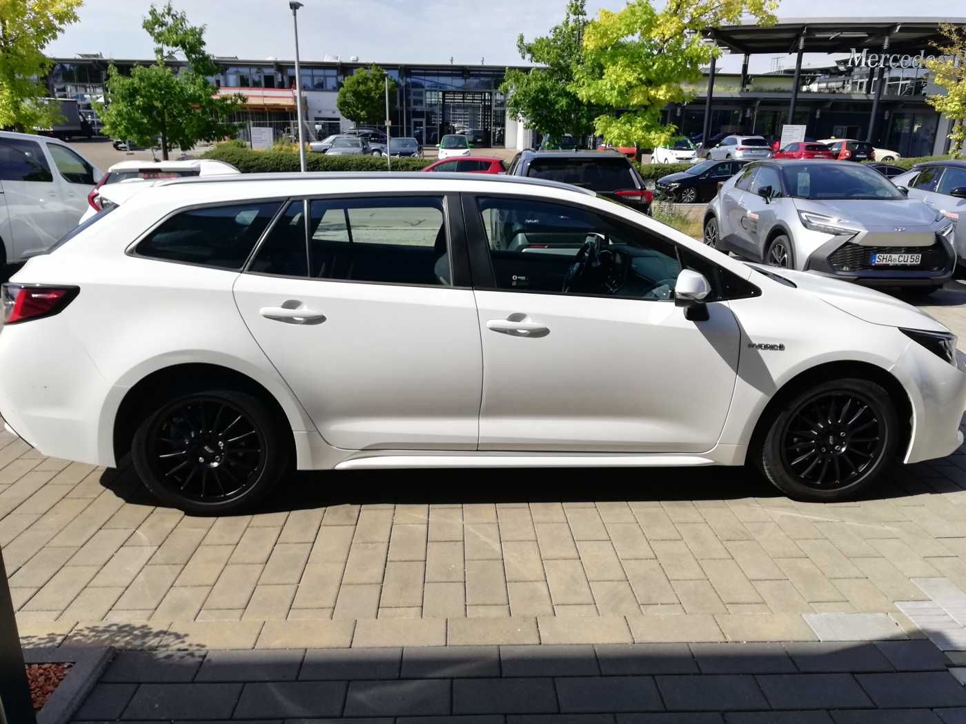 Toyota Corolla Touring Sports Hybrid 1.8 Business - Samsaru's Car Outlet