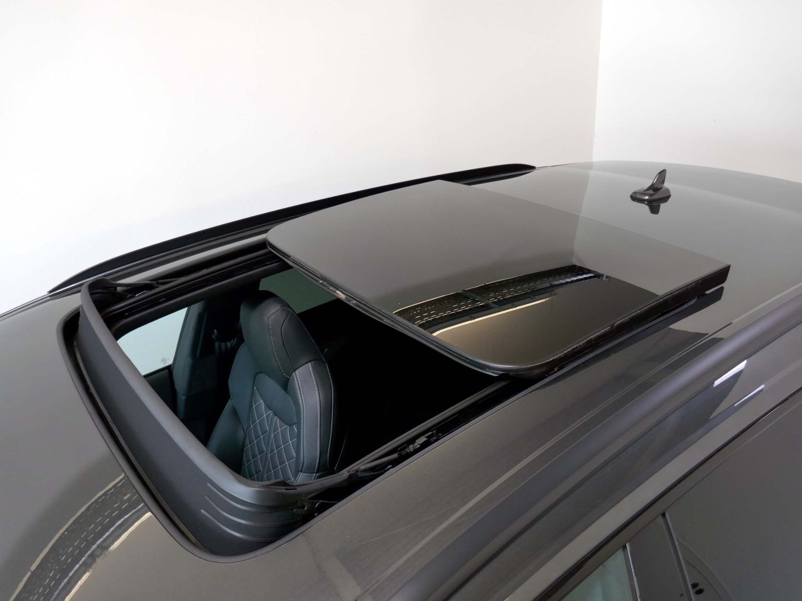 Audi Q8  50 TDI quattro S line | AHK Pano Standhzg.