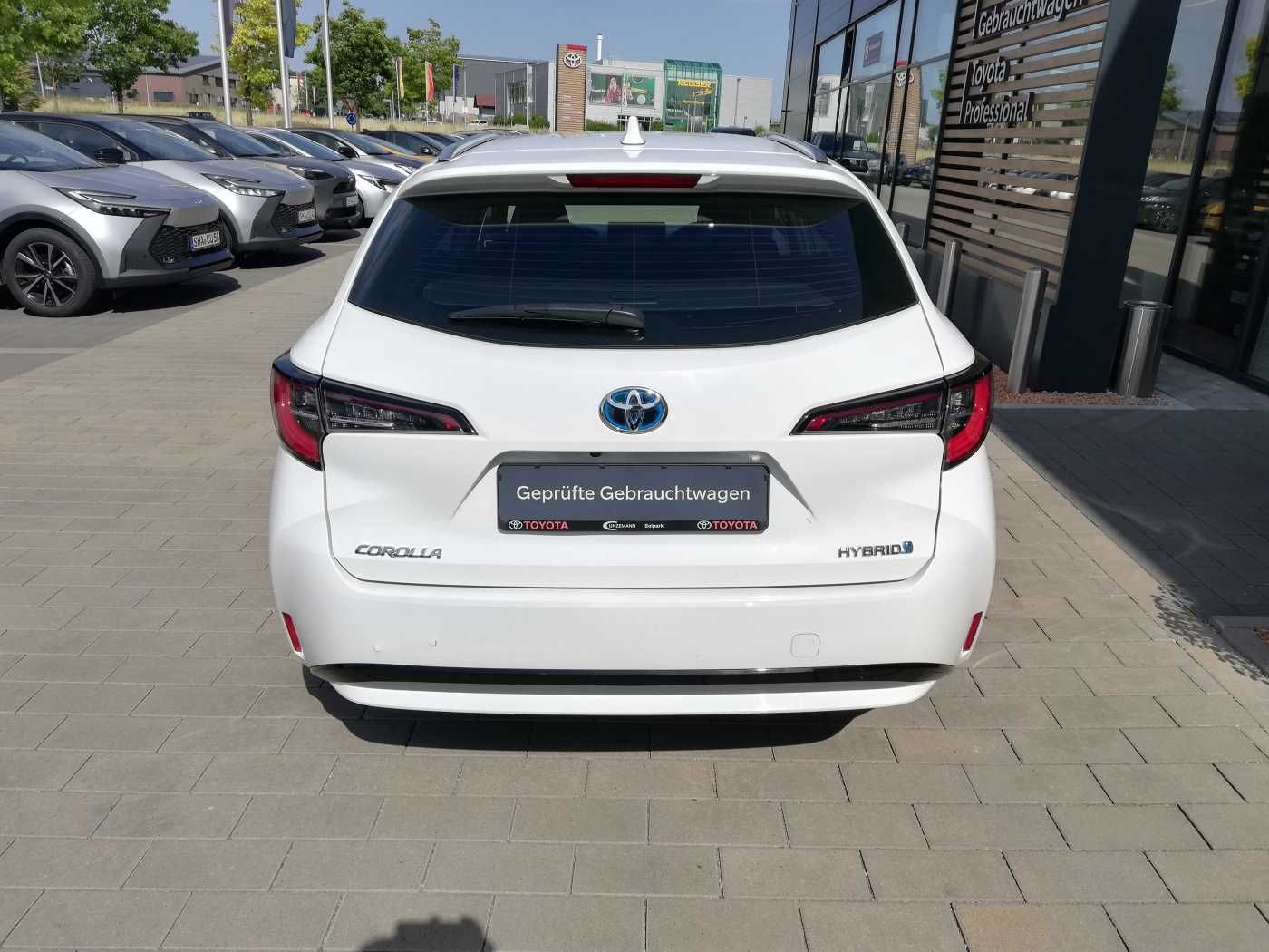 Toyota Corolla Touring Sports Hybrid 1.8 Business - Samsaru's Car Outlet