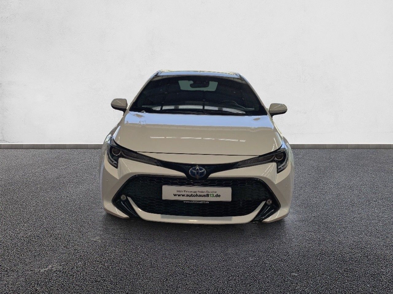 Toyota Corolla Touring Sport 2.0 Hybrid - Samsaru's Car Outlet
