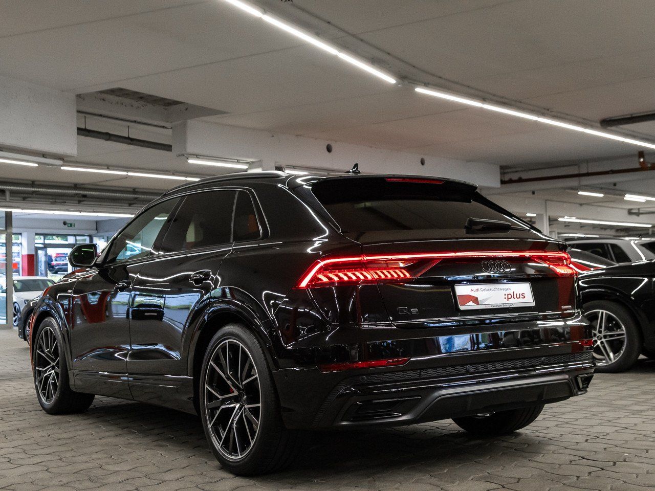 Audi Q8 50 TDI quattro S line Matrix Pano AIR HuD AHK
