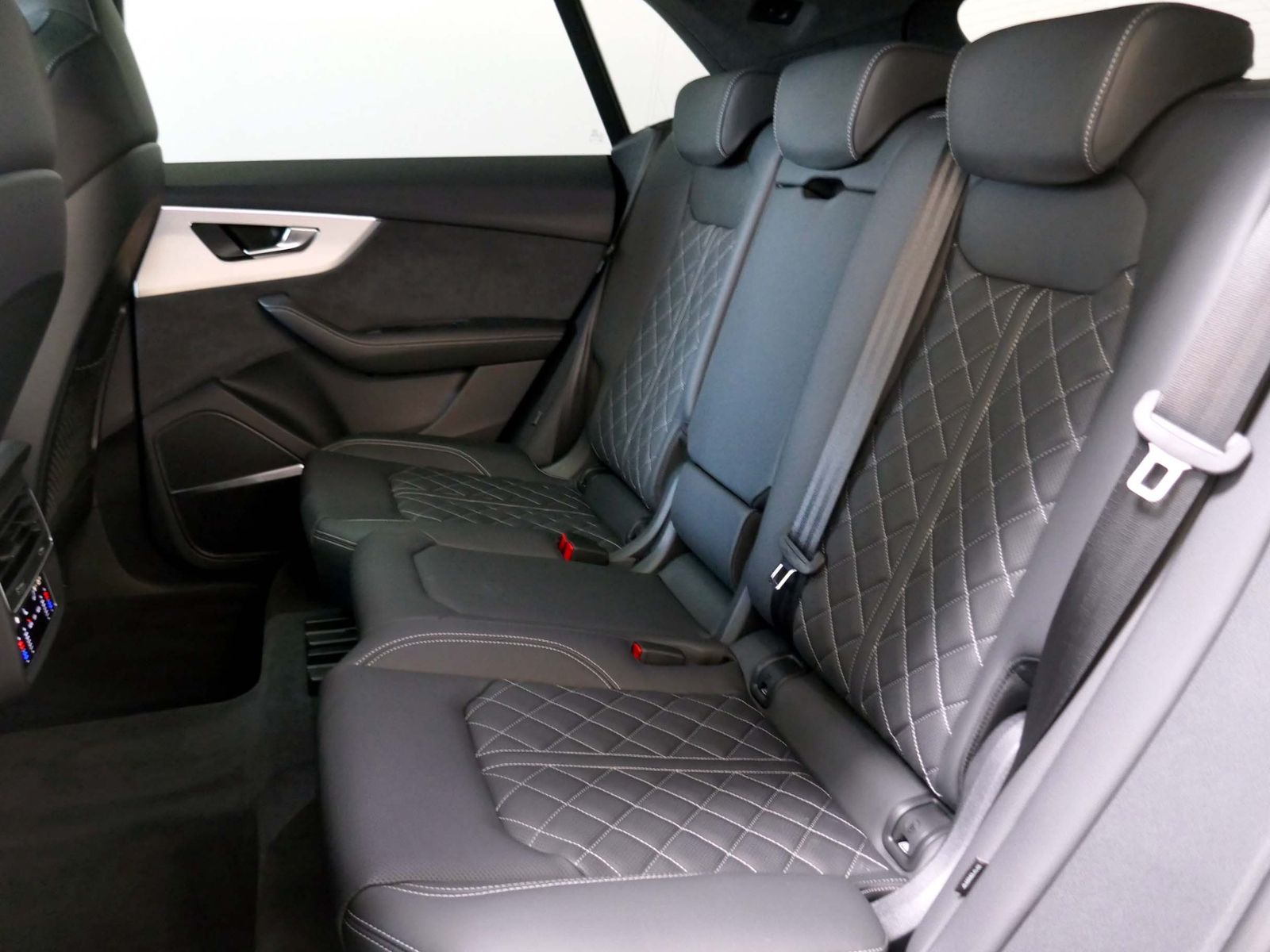 Audi Q8  50 TDI quattro S line | AHK Pano Standhzg.