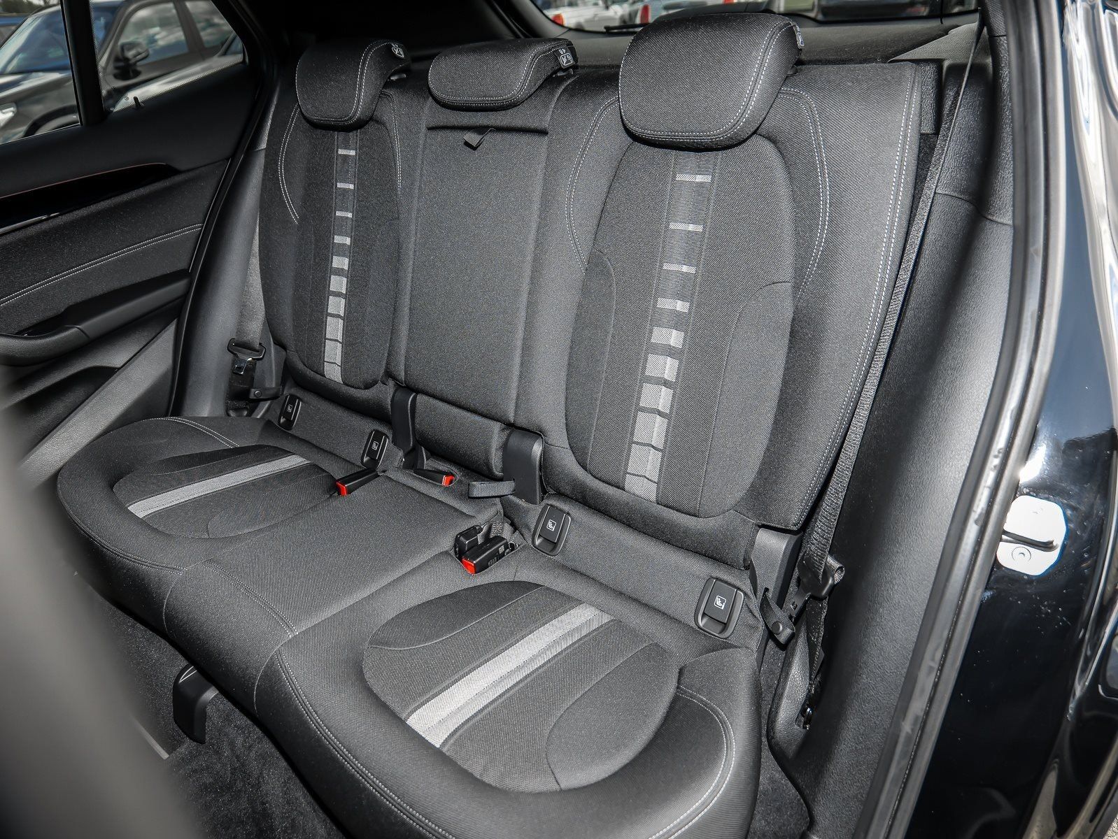 BMW X2 xDrive18d Advantage Plus Navi RFK LED Sportsi