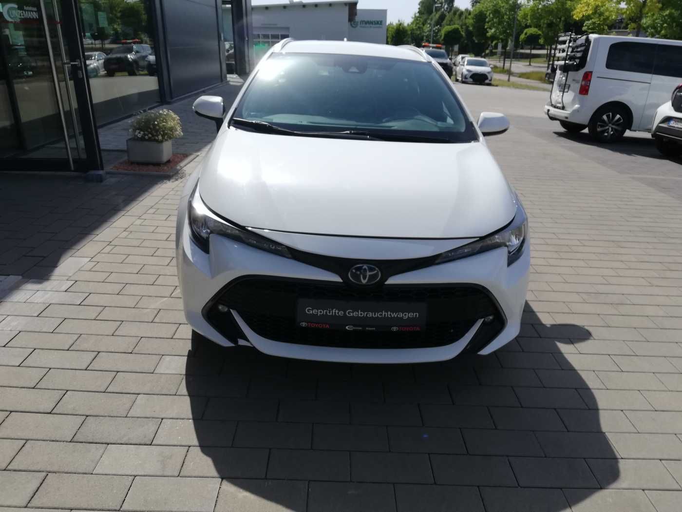 Toyota Corolla Touring Sports Hybrid 1.8 Business - Samsaru's Car Outlet