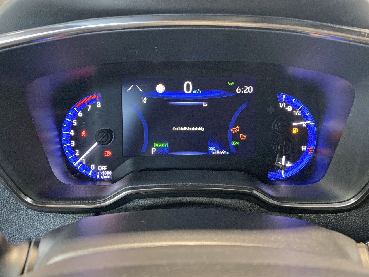 Toyota Corolla Touring Sport 2.0 Hybrid - Samsaru's Car Outlet