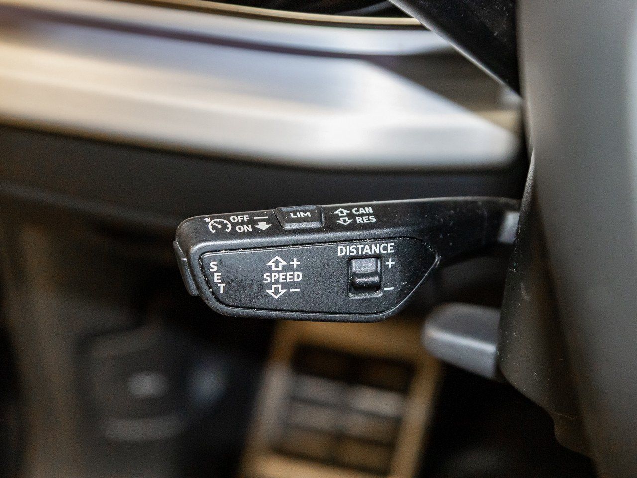 Audi Q8 50 TDI quattro S line Matrix Pano AIR HuD AHK