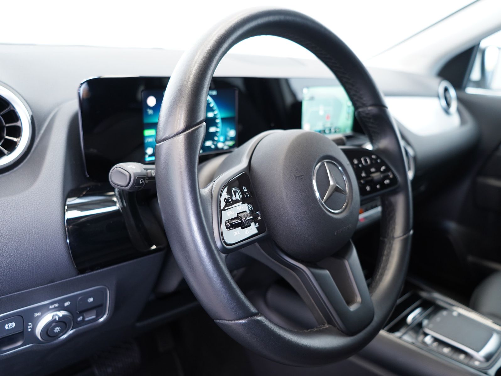 Mercedes-Benz GLA 250 e LED/NAVI/KAMERA