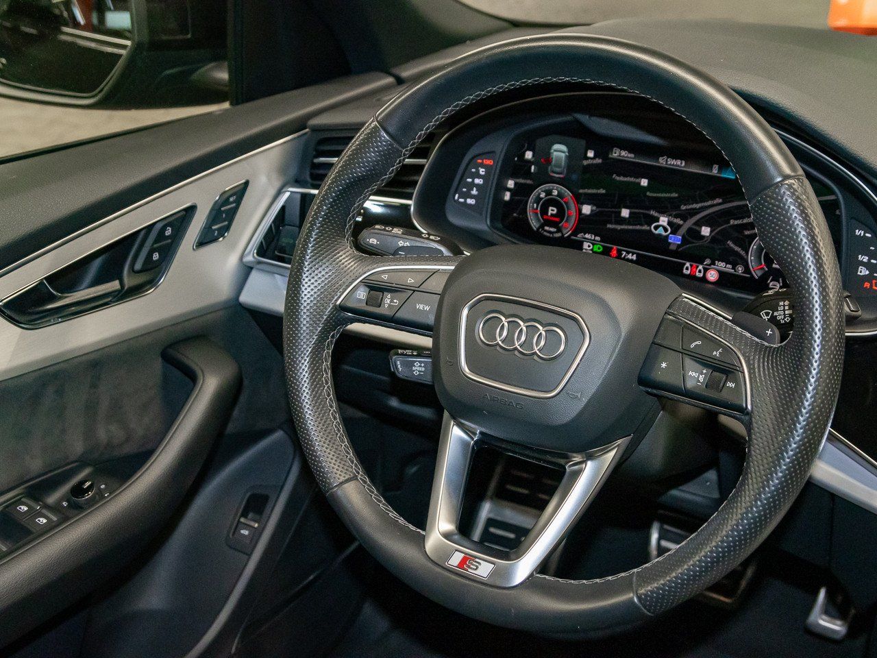 Audi Q8 50 TDI quattro S line Matrix Pano AIR HuD AHK