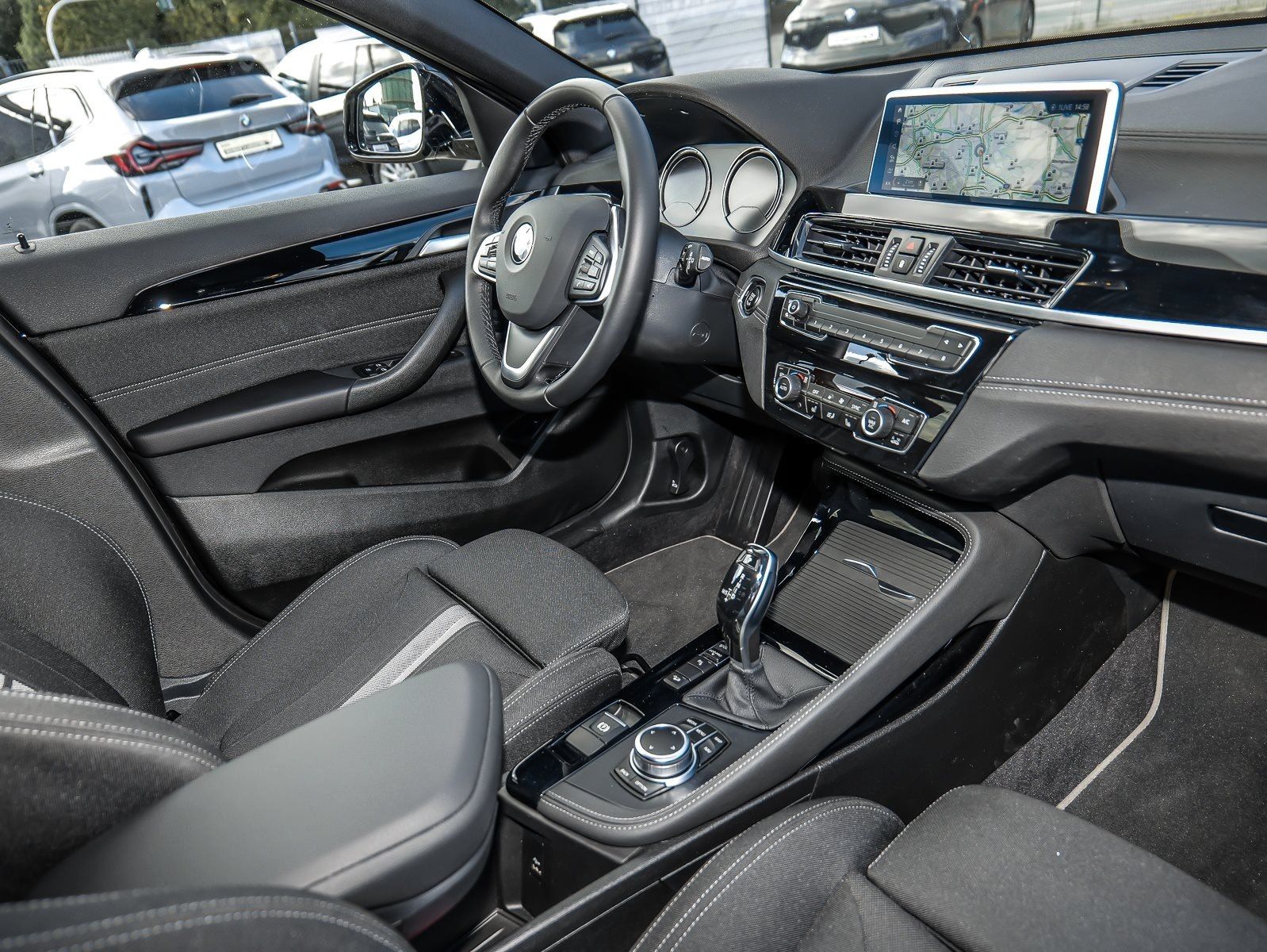 BMW X2 xDrive18d Advantage Plus Navi RFK LED Sportsi