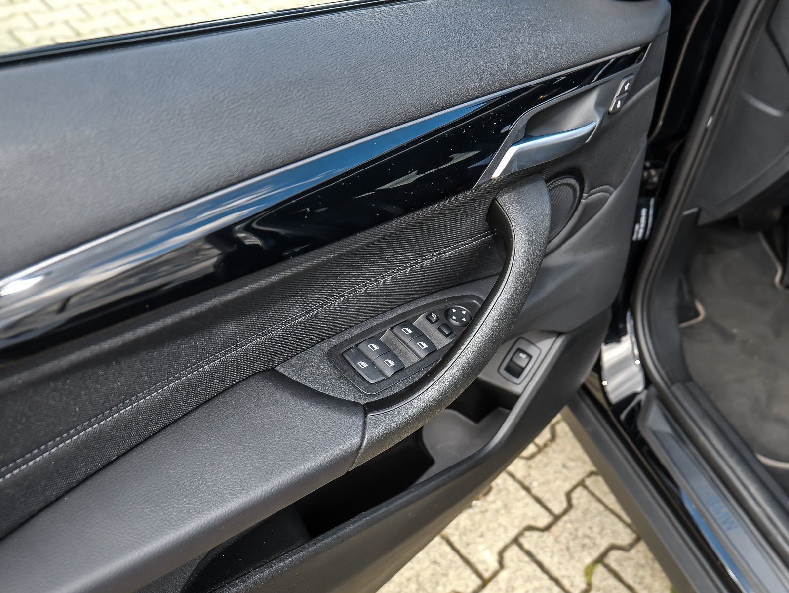 BMW X2 xDrive18d Advantage Plus Navi RFK LED Sportsi