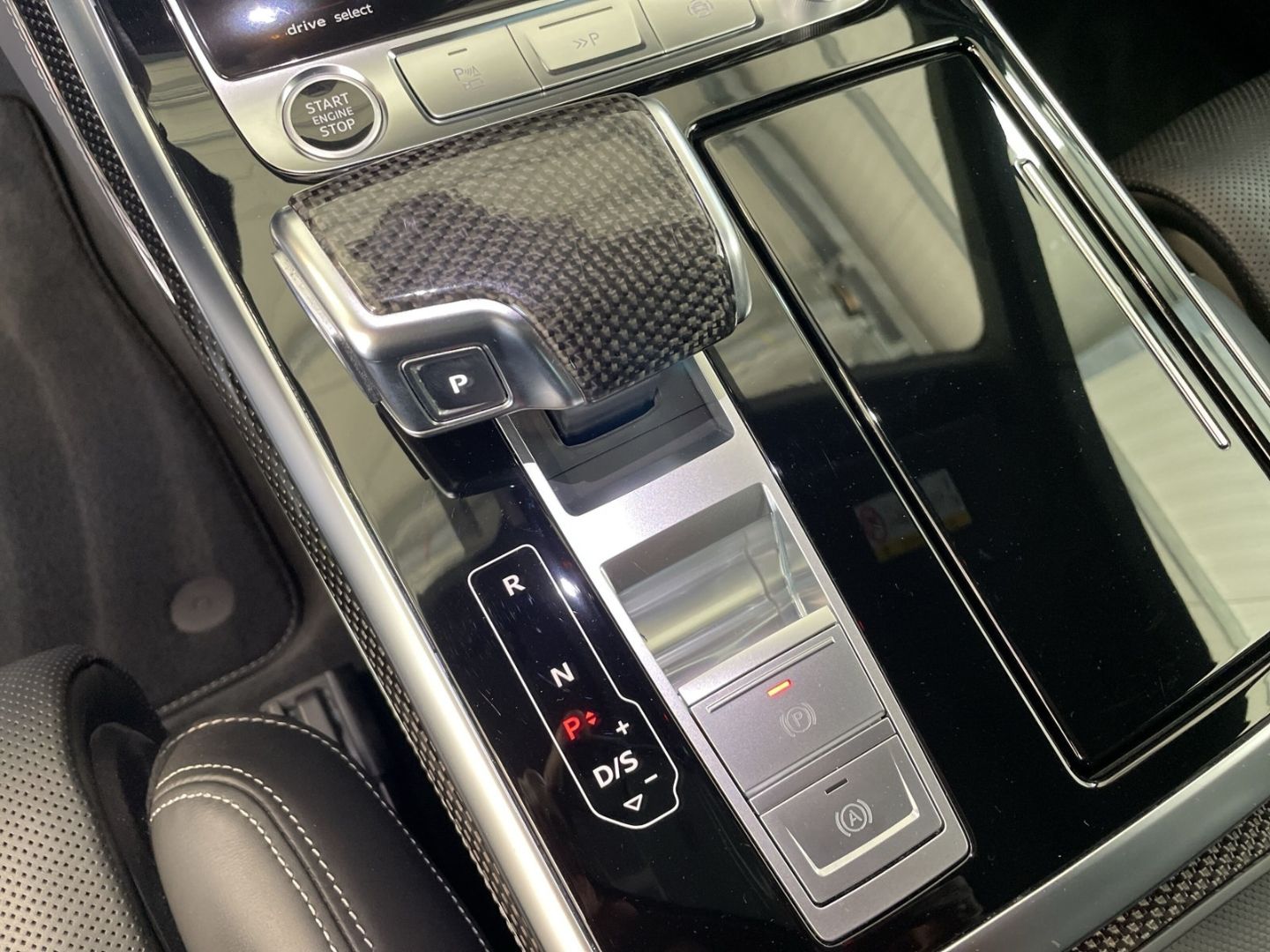 Audi Q8 50 TDI qu Matrix AHK Memory HuD Pano Standhzg