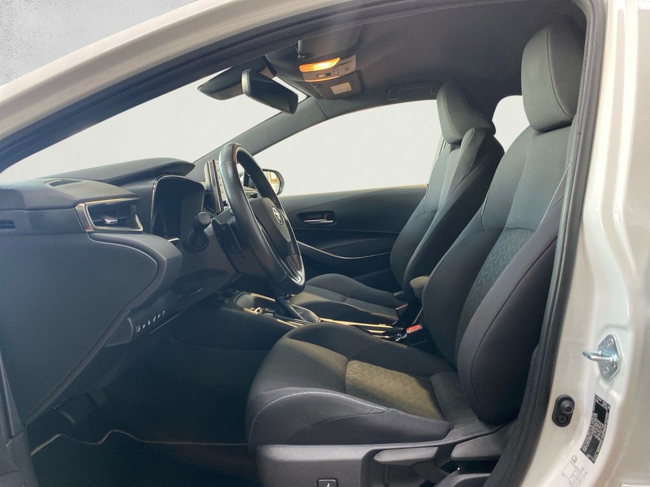 Toyota Corolla Touring Sport 2.0 Hybrid - Samsaru's Car Outlet