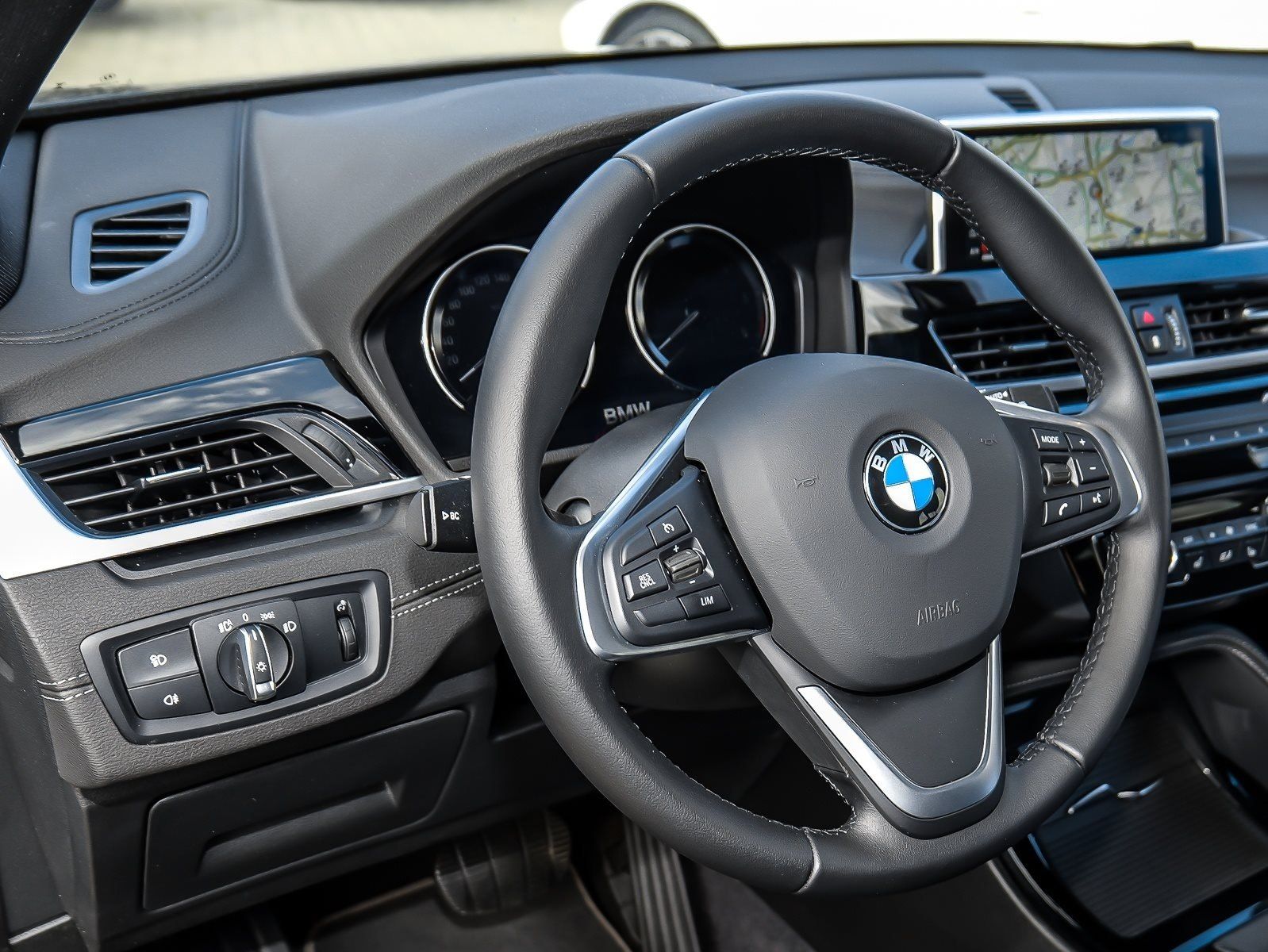 BMW X2 xDrive18d Advantage Plus Navi RFK LED Sportsi