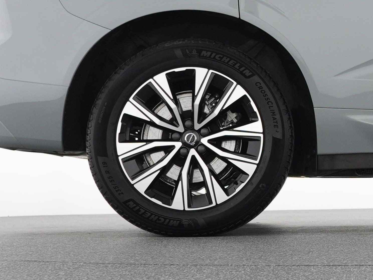 Volvo XC60 B4 AWD Geartronic Plus Dark ACC*BLIS*LEDER