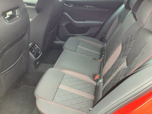 Skoda OCTAVIA COMBI TDI DSG RS - Samsaru's Car Outlet