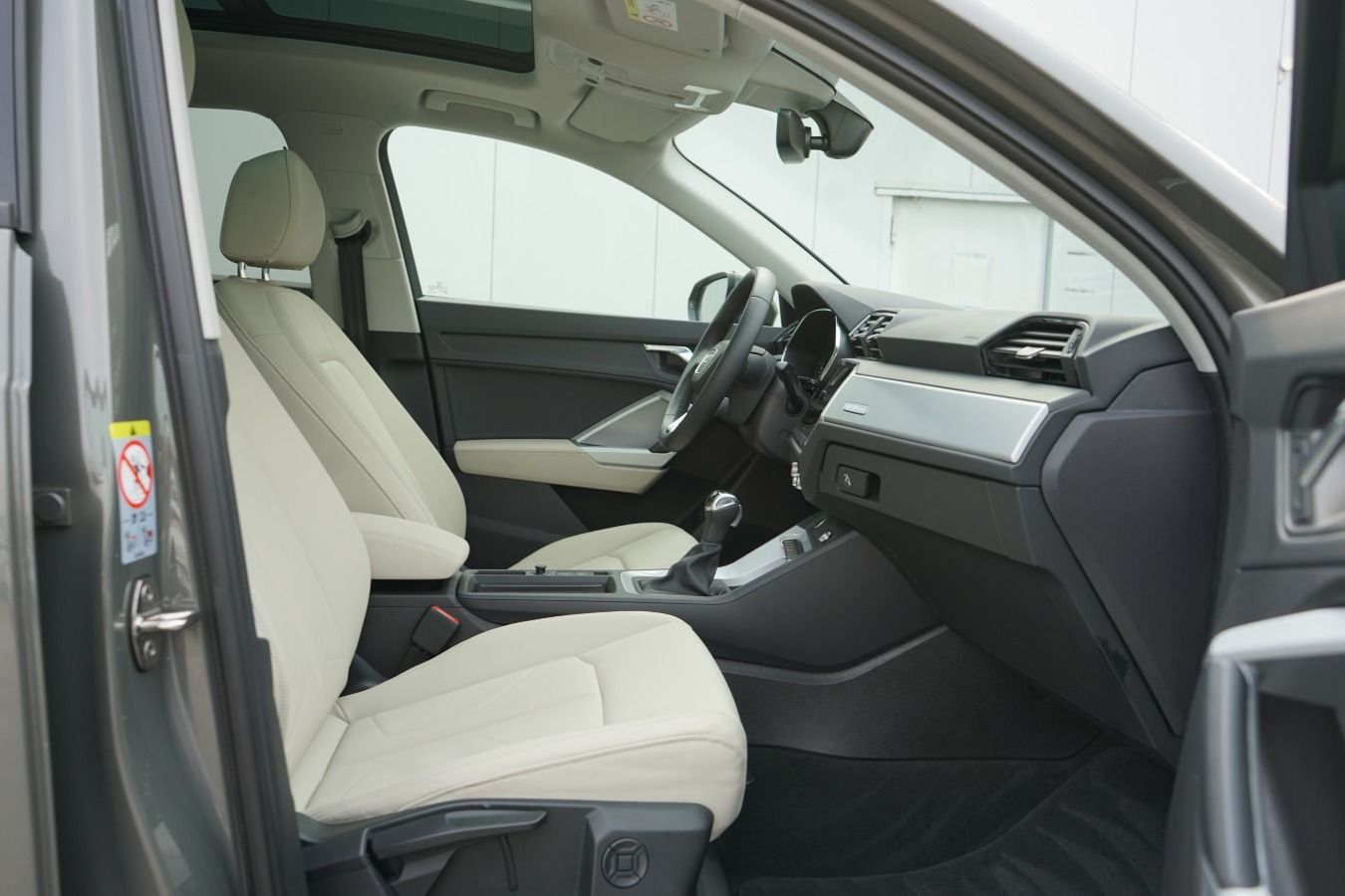 Audi Q3 45 TFSI quattro advanced - Samsaru's Car Outlet