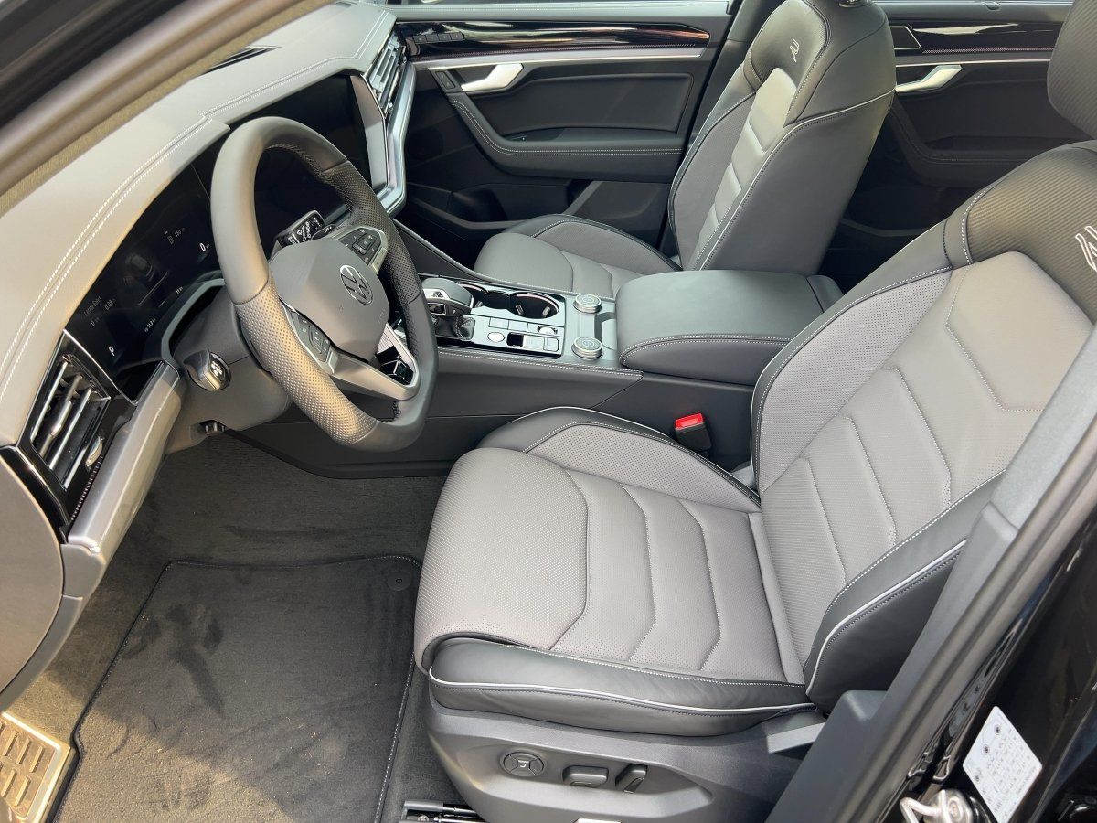 Volkswagen Touareg R-Line V6 TDI 4M BlackStyle Standhzg Luf