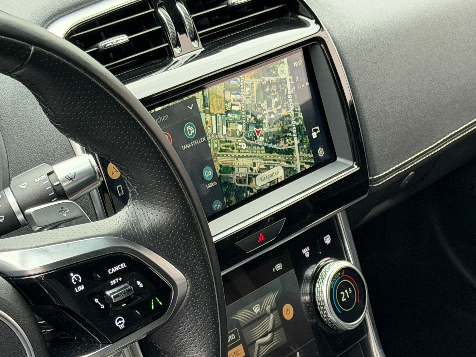 Jaguar XE R-Dynamic Black/PANO/360''KAM/MERIDIAN/LED