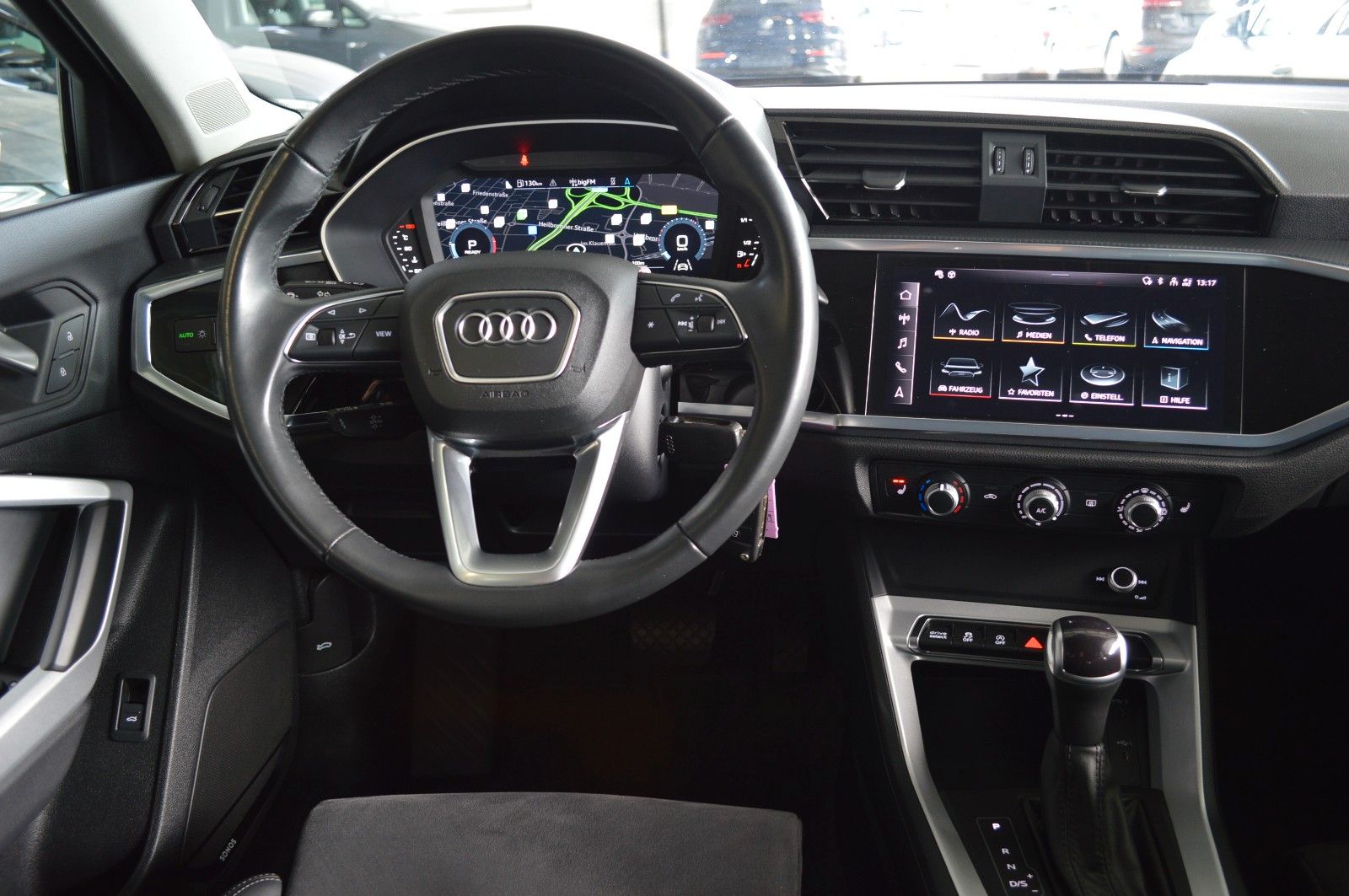 Audi Q3 35 TDI quattro - Samsaru's Car Outlet