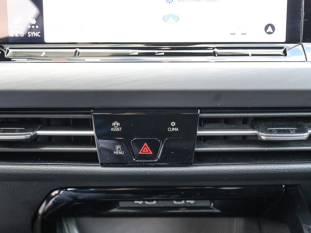 Volkswagen Golf VIII 1.5 e TSI Style DSG - Samsaru's Car Outlet