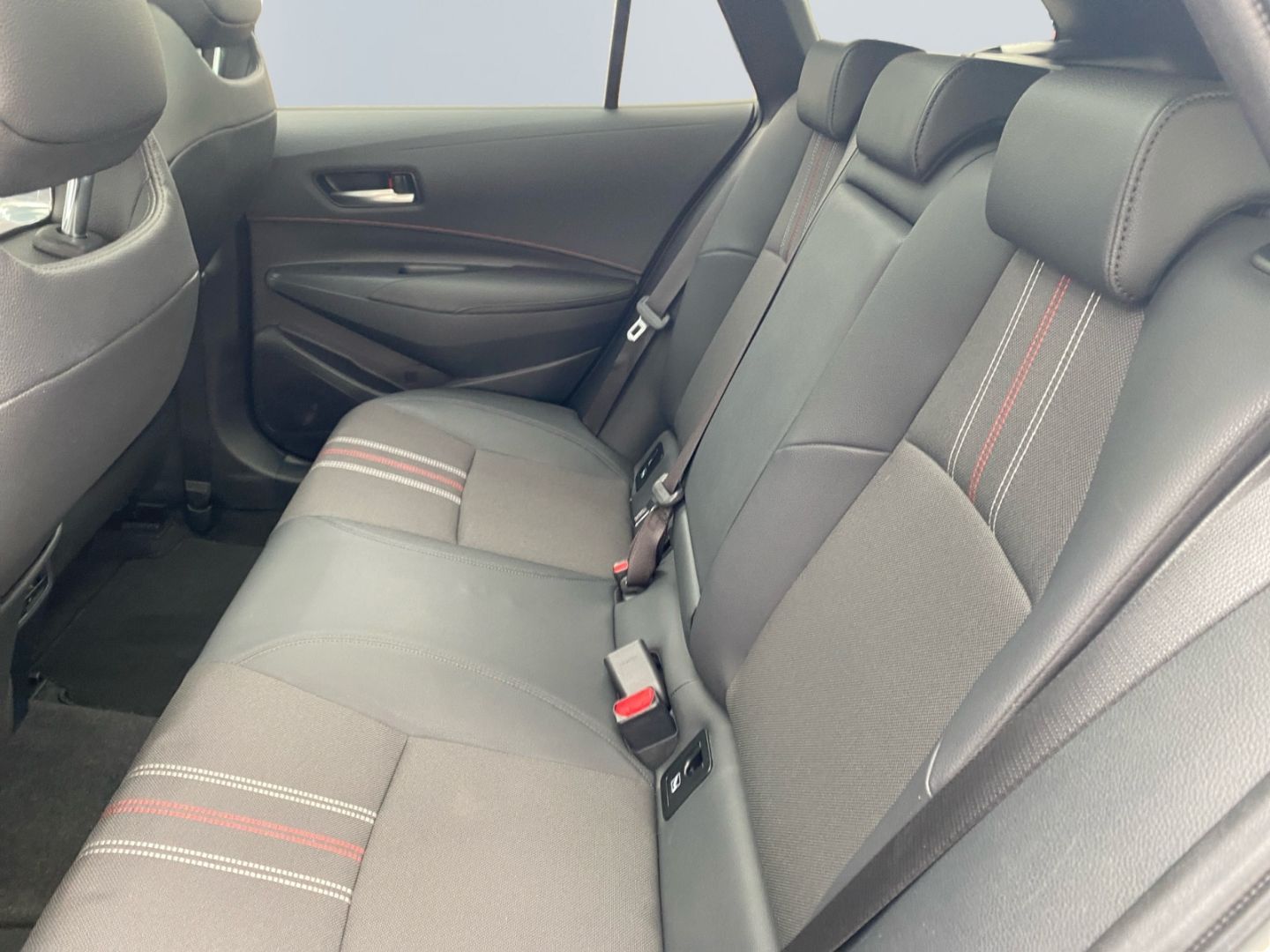 Toyota Corolla 2.0 Hybrid TS GR Sport - Samsaru's Car Outlet