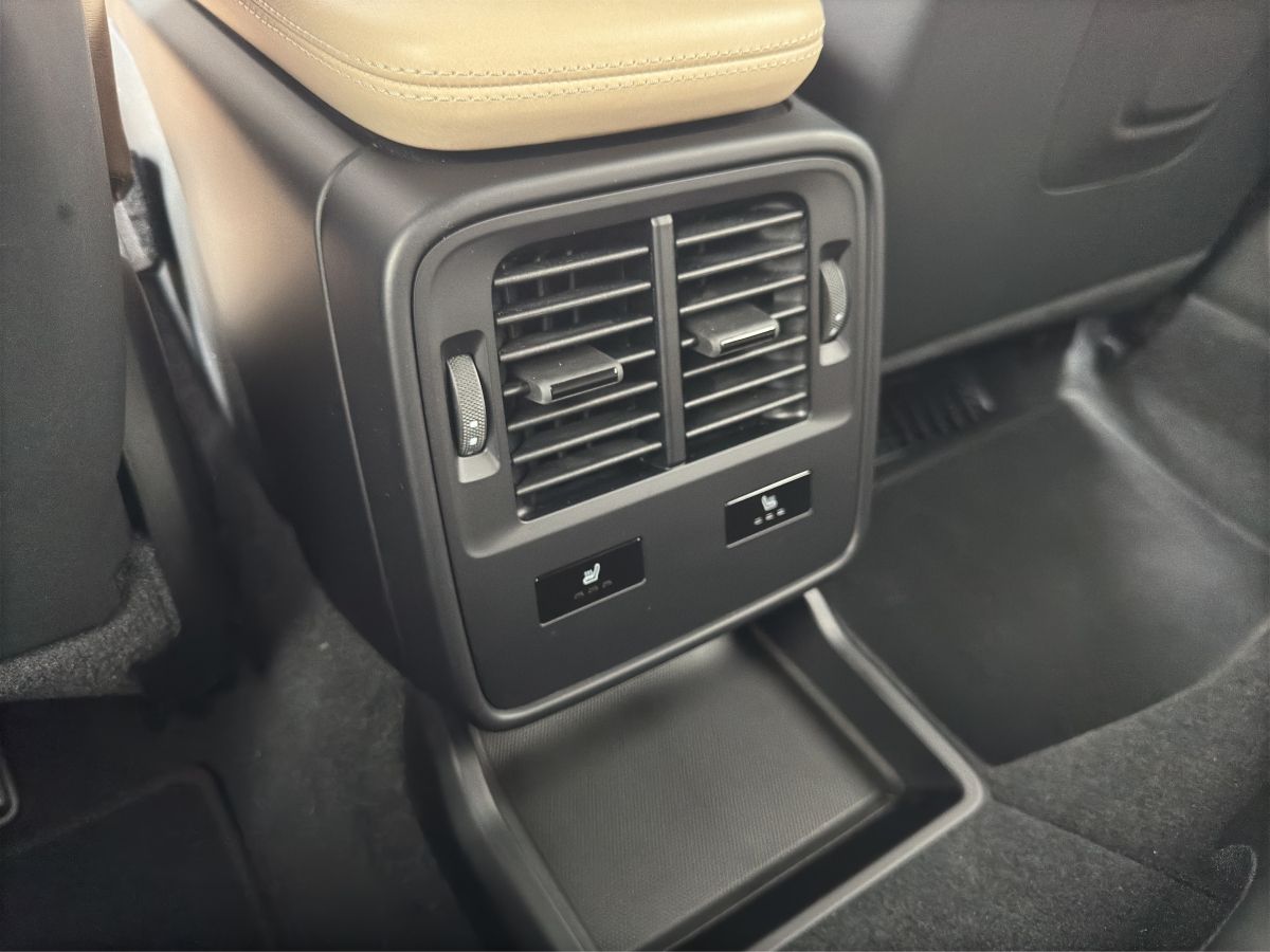 Porsche Taycan Turbo Sport Turismo | Hinterachslenkung |