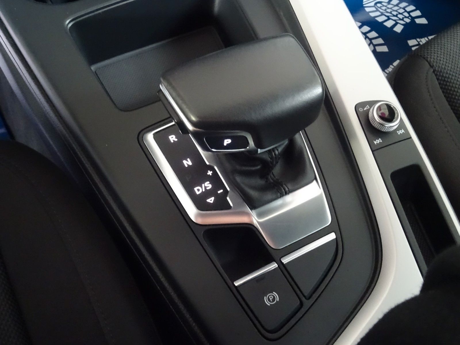 Audi A4 40 2.0 TDI QUATTRO*OPTIK SPORT PAKET*