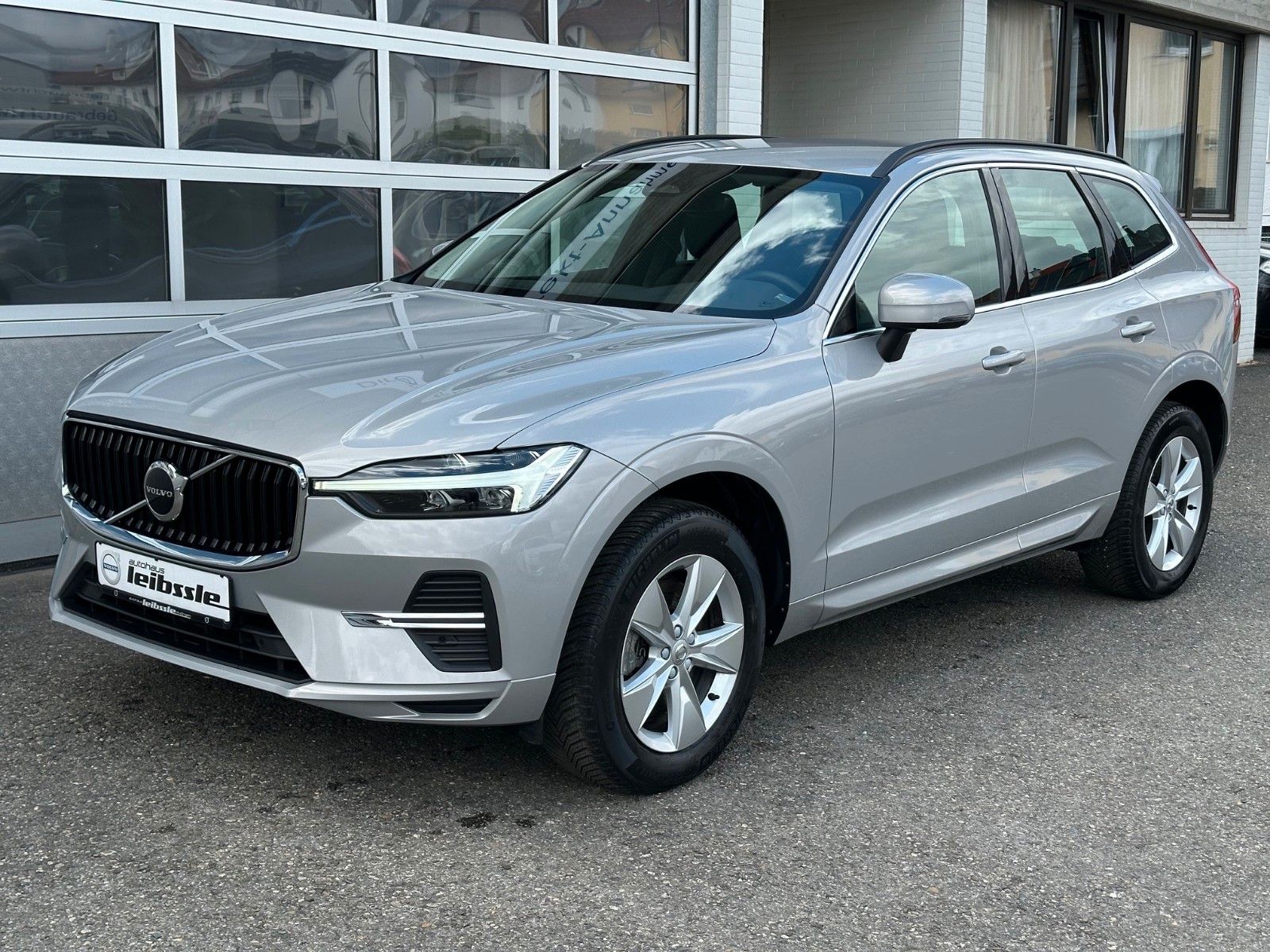 Volvo XC60 B4 Diesel Core - Samsaru's Car Outlet