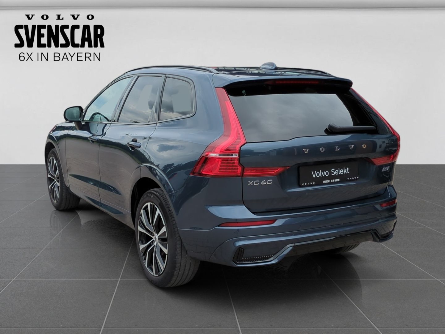 Volvo XC60 Plus Dark B5 AWD Pano Leder Navi LED ACC Di