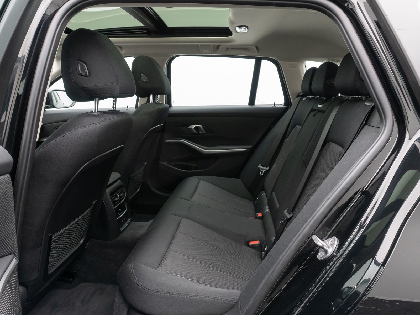 BMW 320e - Samsaru's Car Outlet