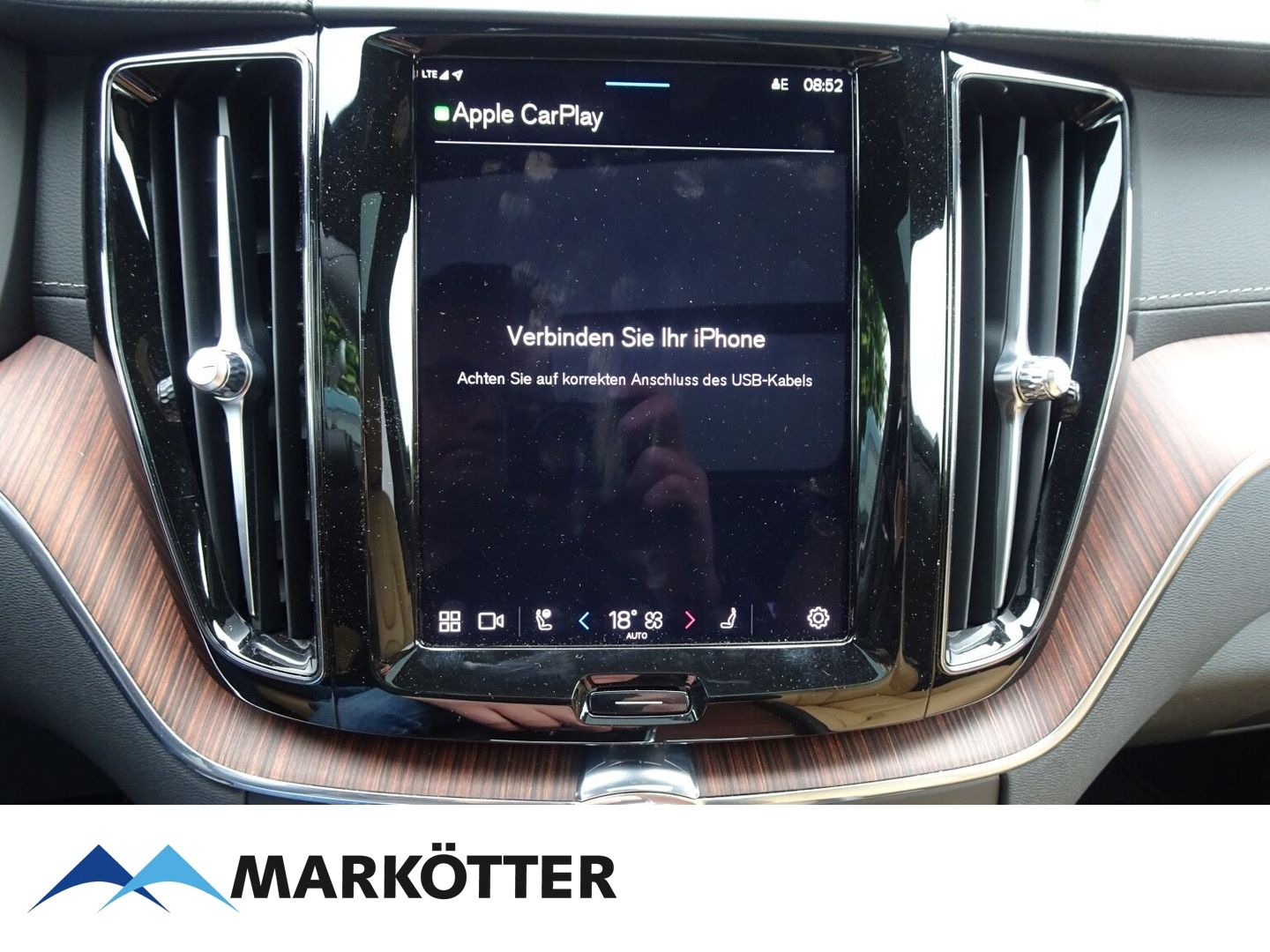 Volvo XC60 B4 AWD Ultimate Dark - Samsaru's Car Outlet