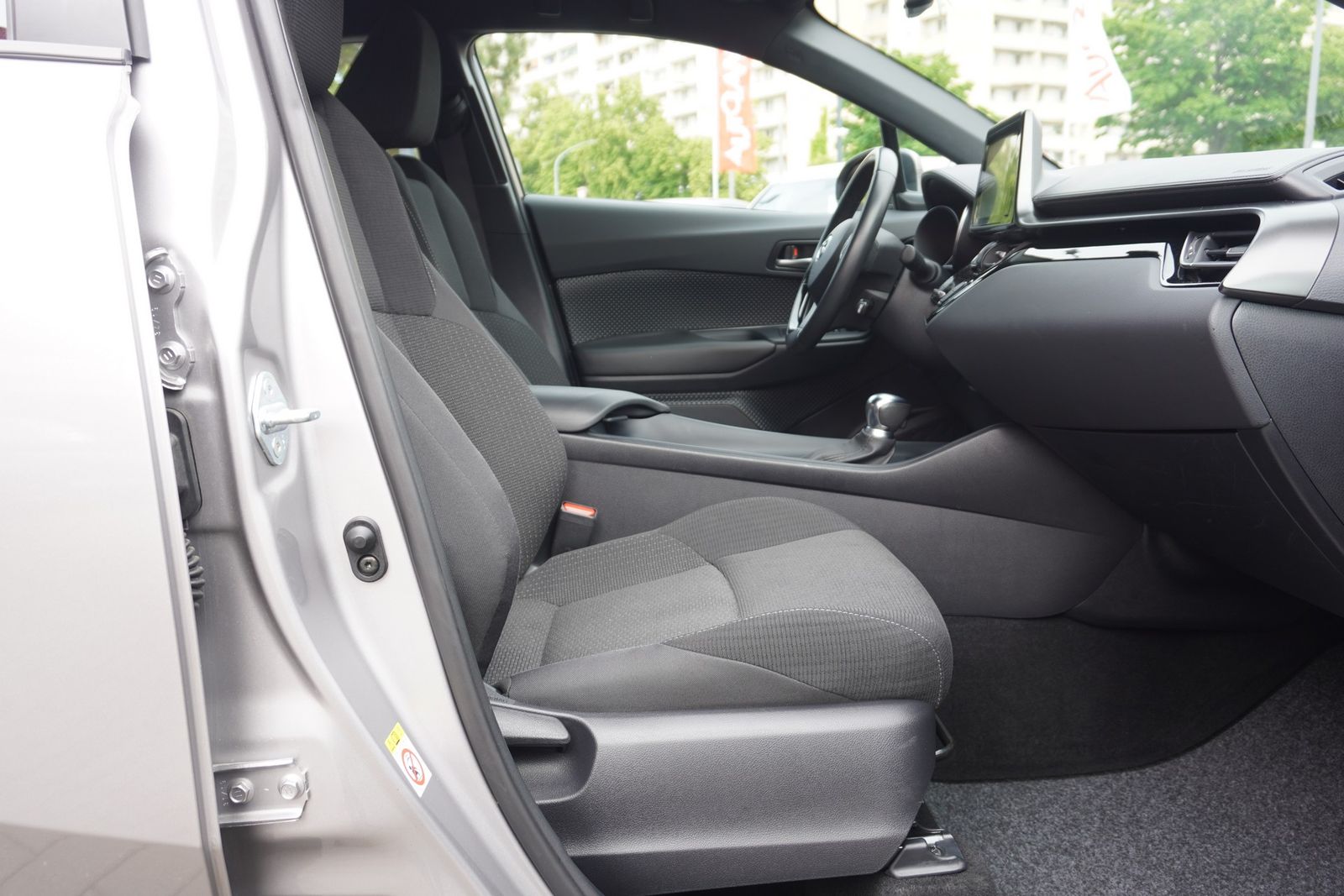 Toyota C-HR 1.8 Hybrid Flow - Samsaru's Car Outlet