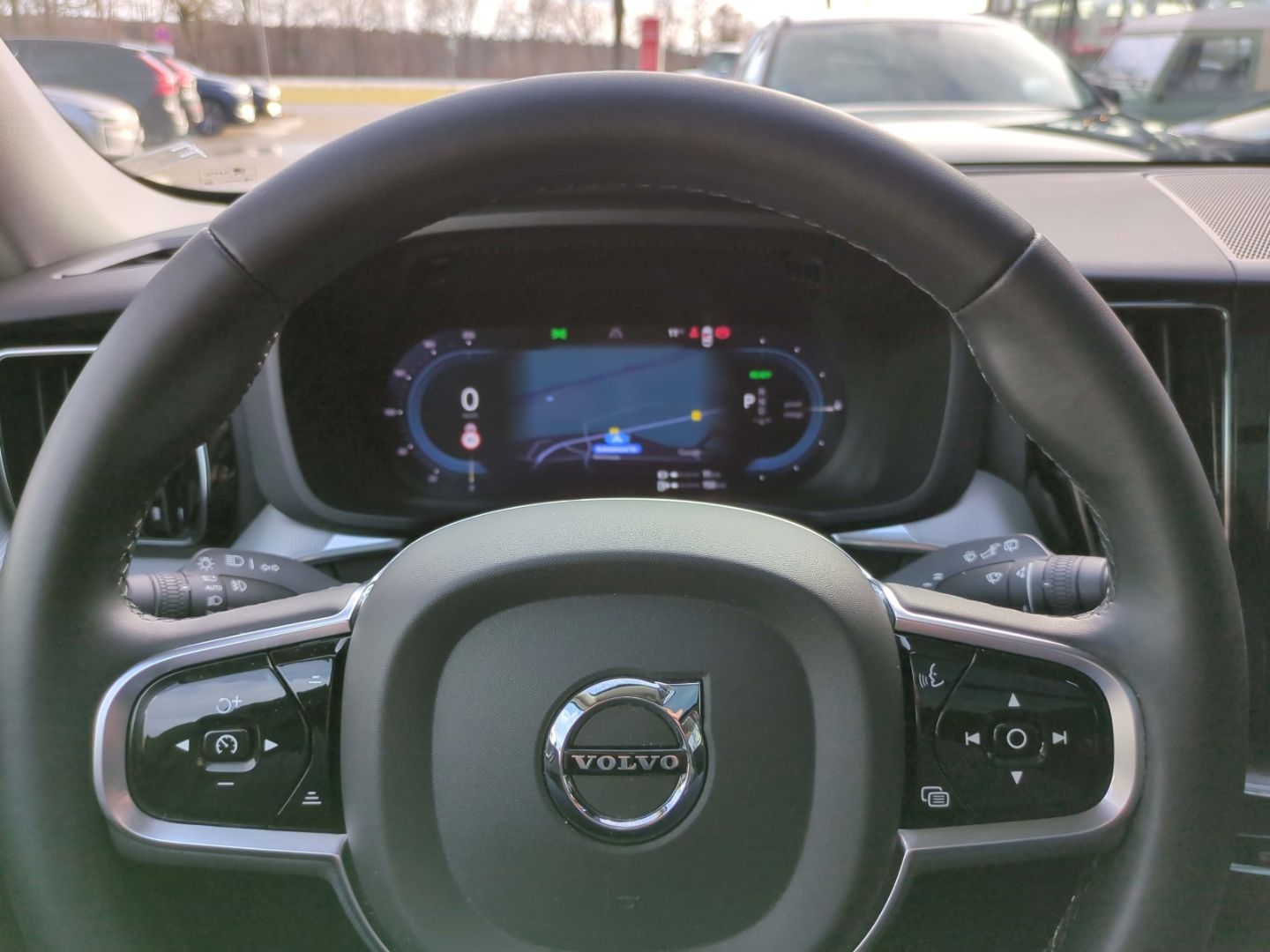 Volvo XC60 Plus Dark Recharge Plug-In Hybrid AWD T8 Tw