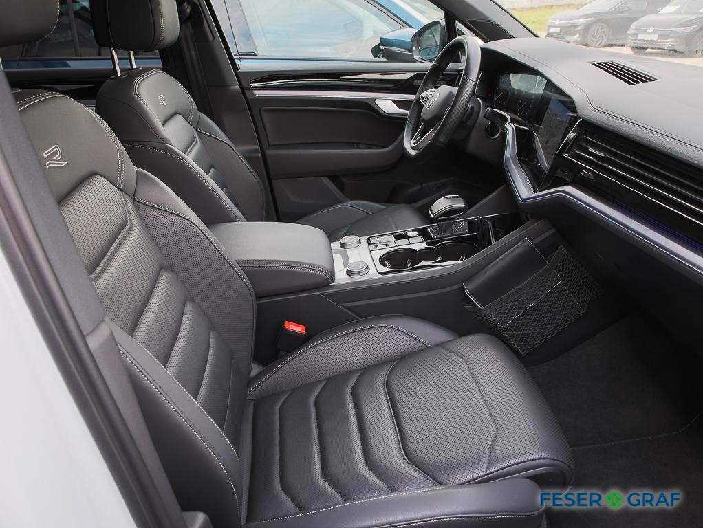 Volkswagen Touareg 3.0 TDI 4M R-Line Black - Samsaru's Car Outlet
