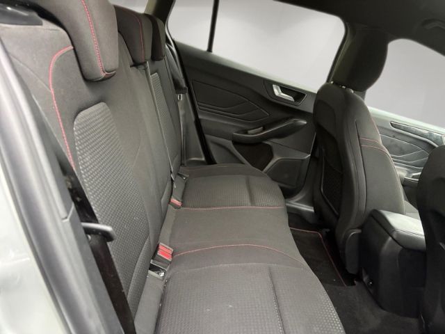 Ford Focus Turnier ST-Line X Automatik AHK-abnehmbar