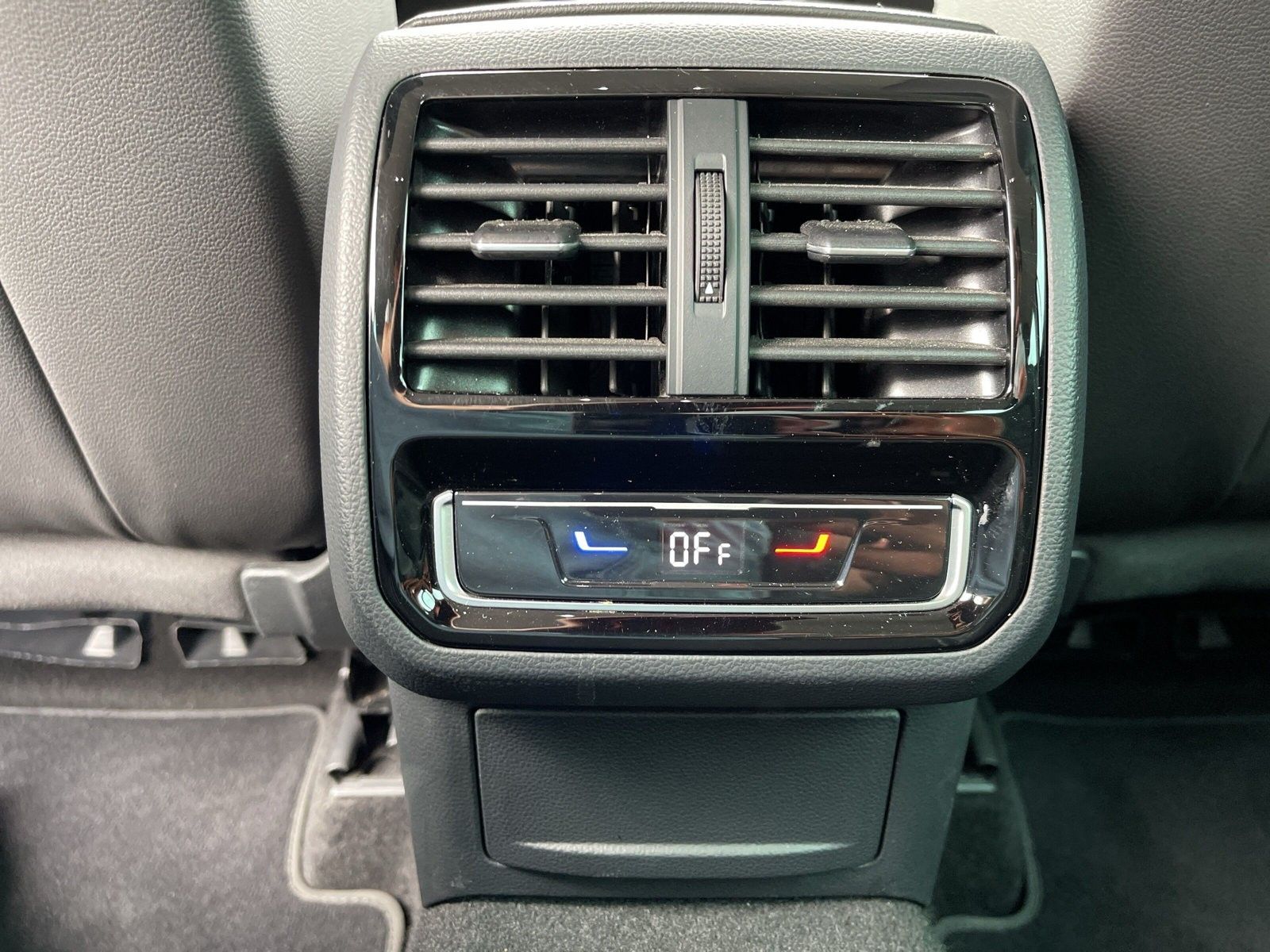 Volkswagen Passat 2.0 TDI Elegance DSG - Samsaru's Car Outlet