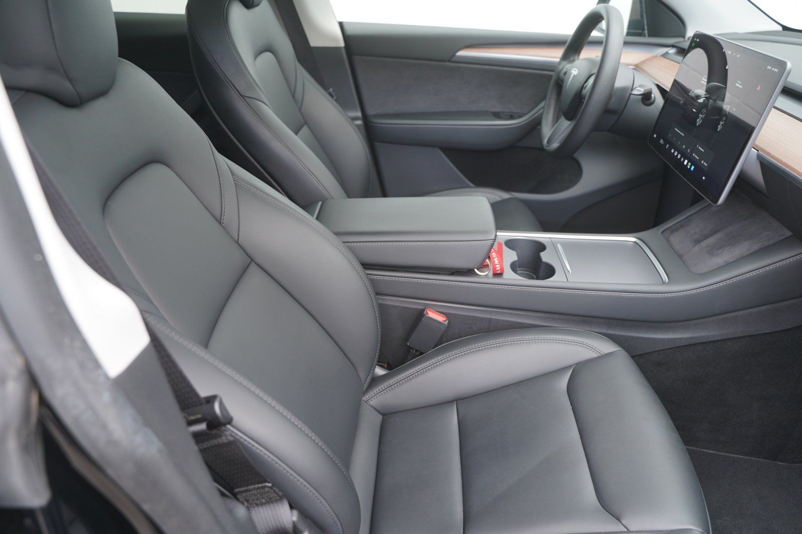 Tesla Model Y Long Range AWD *AHK*Mwst. ausweisbar*