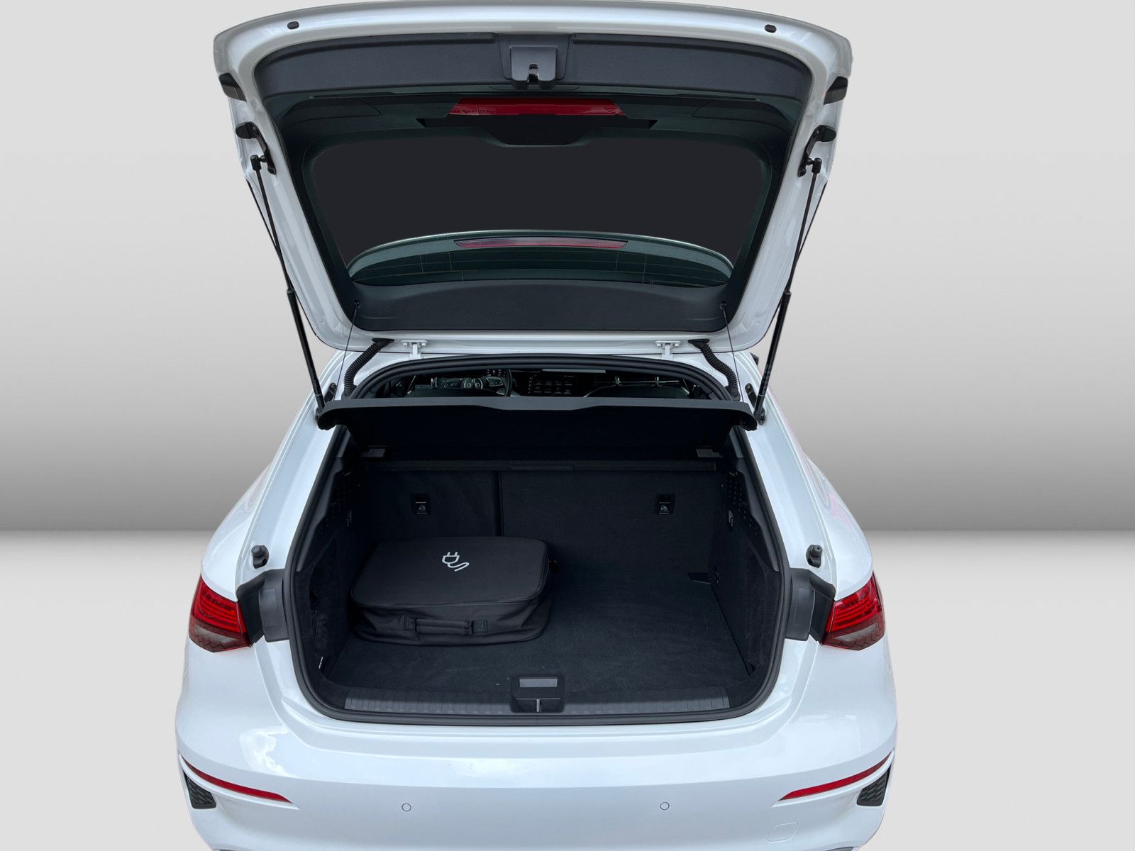 Audi A3 Sportback 40 TFSIe S tronic - Samsaru's Car Outlet