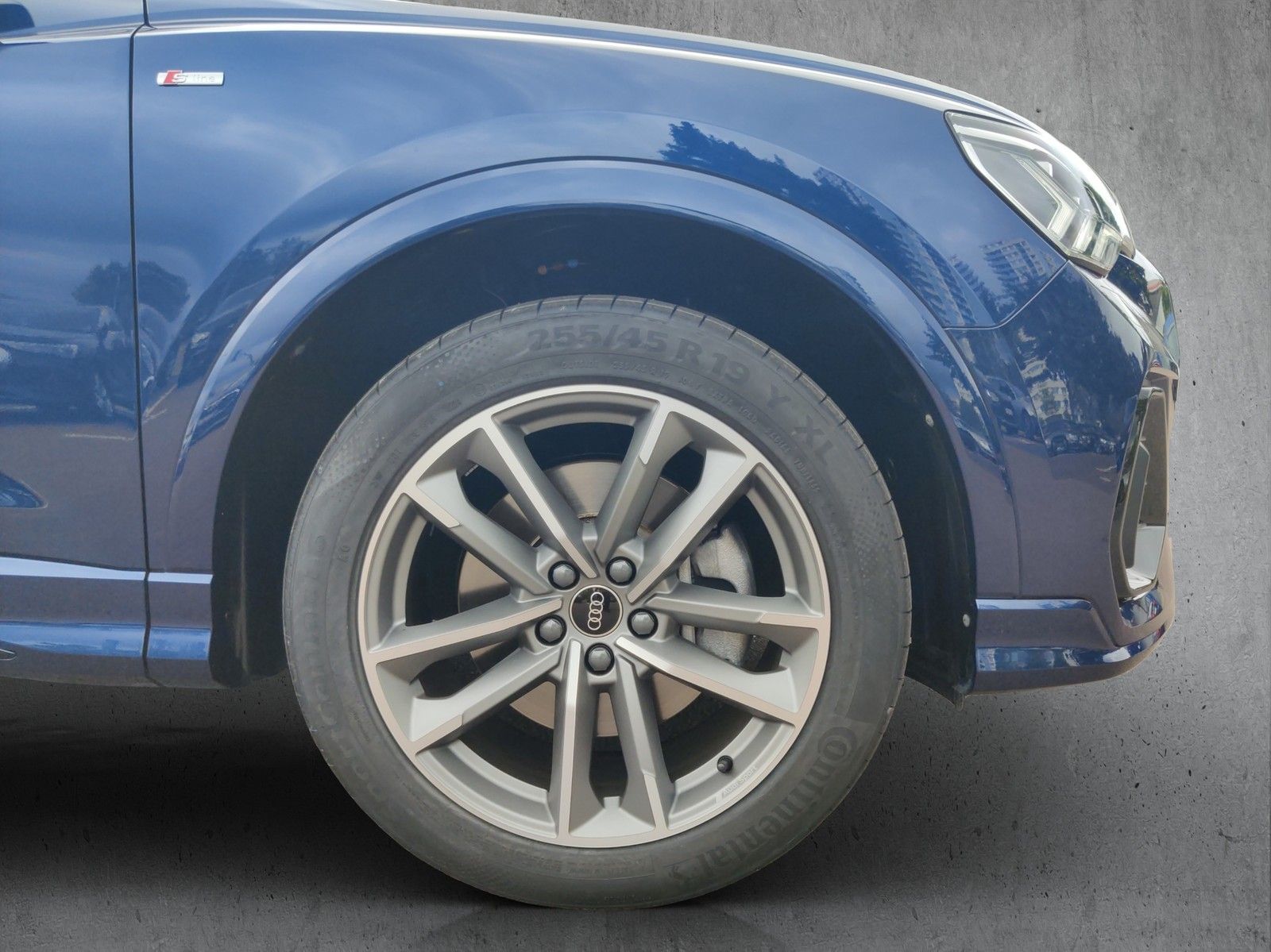 Audi Q3 40 TFSI quattro S line S tronic - Samsaru's Car Outlet