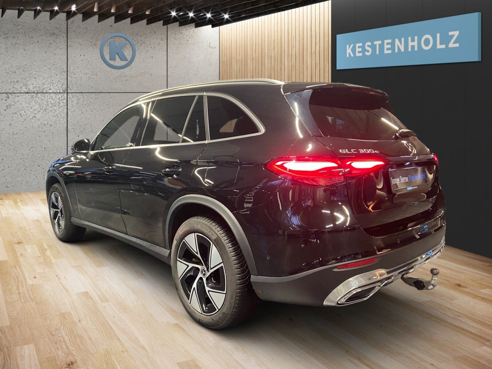 Mercedes-Benz GLC 300 e 4M *AVANTGARDE*AHK*360°*PANO*STHZ*MEM*