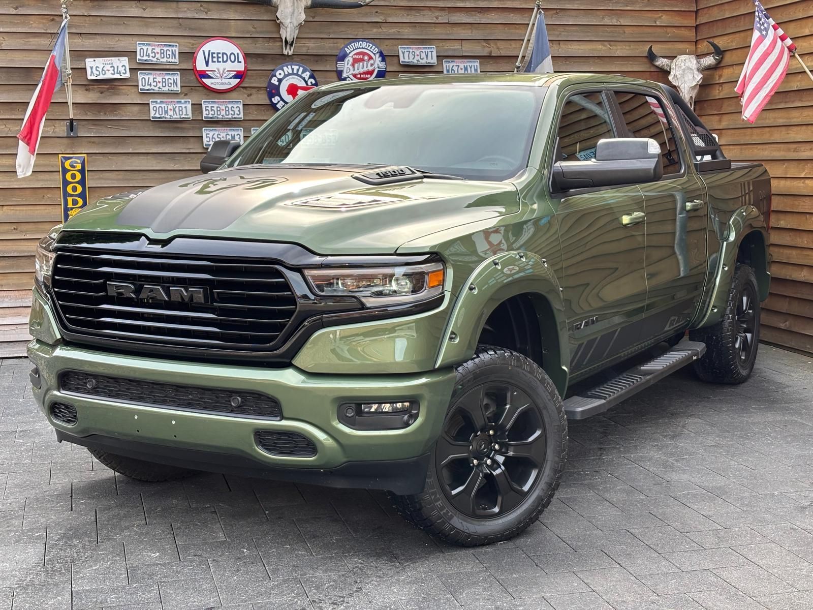 Dodge RAM 1500 5,7L BigHorn Crew Cab LED AHK 4x4