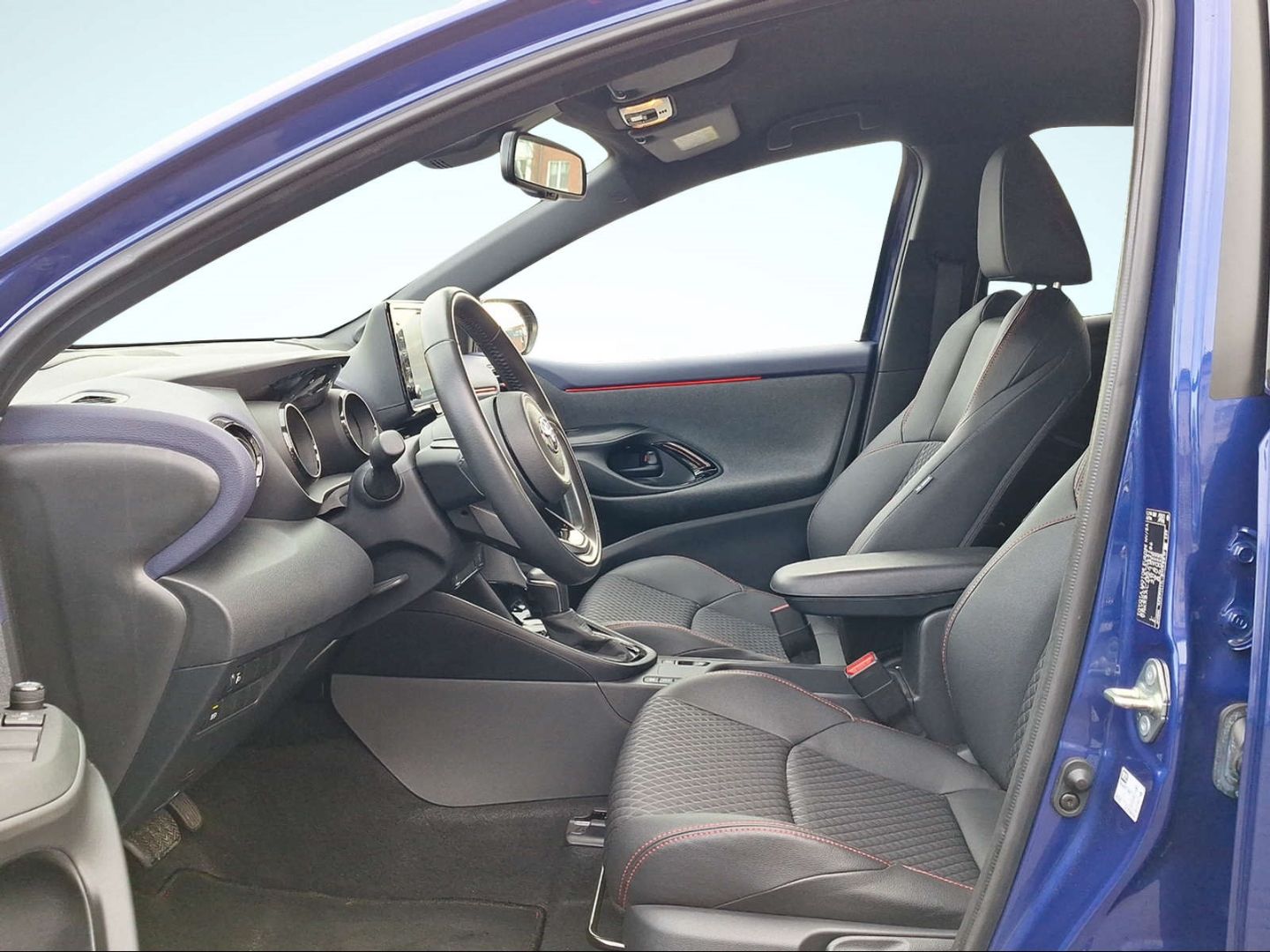 Toyota Yaris Tokyo Pop-Out 1.5 HUD Navi Soundsystem JBL