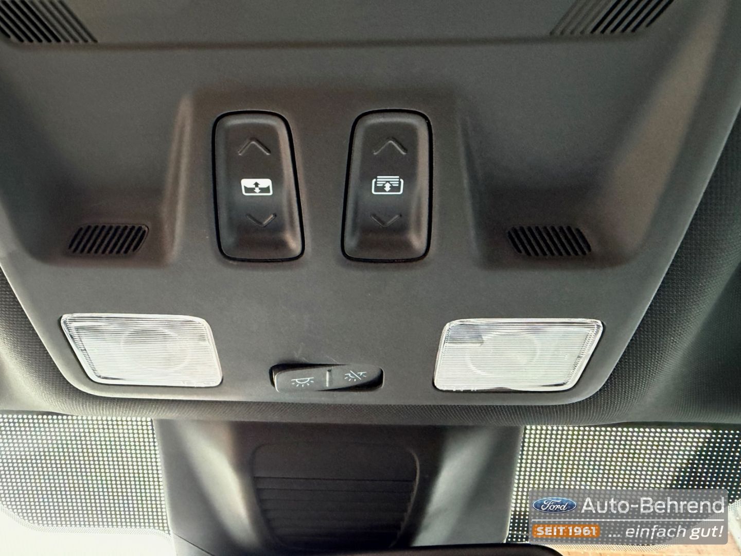 Ford Focus ST-Line X Automatik Panoramadach Kamera