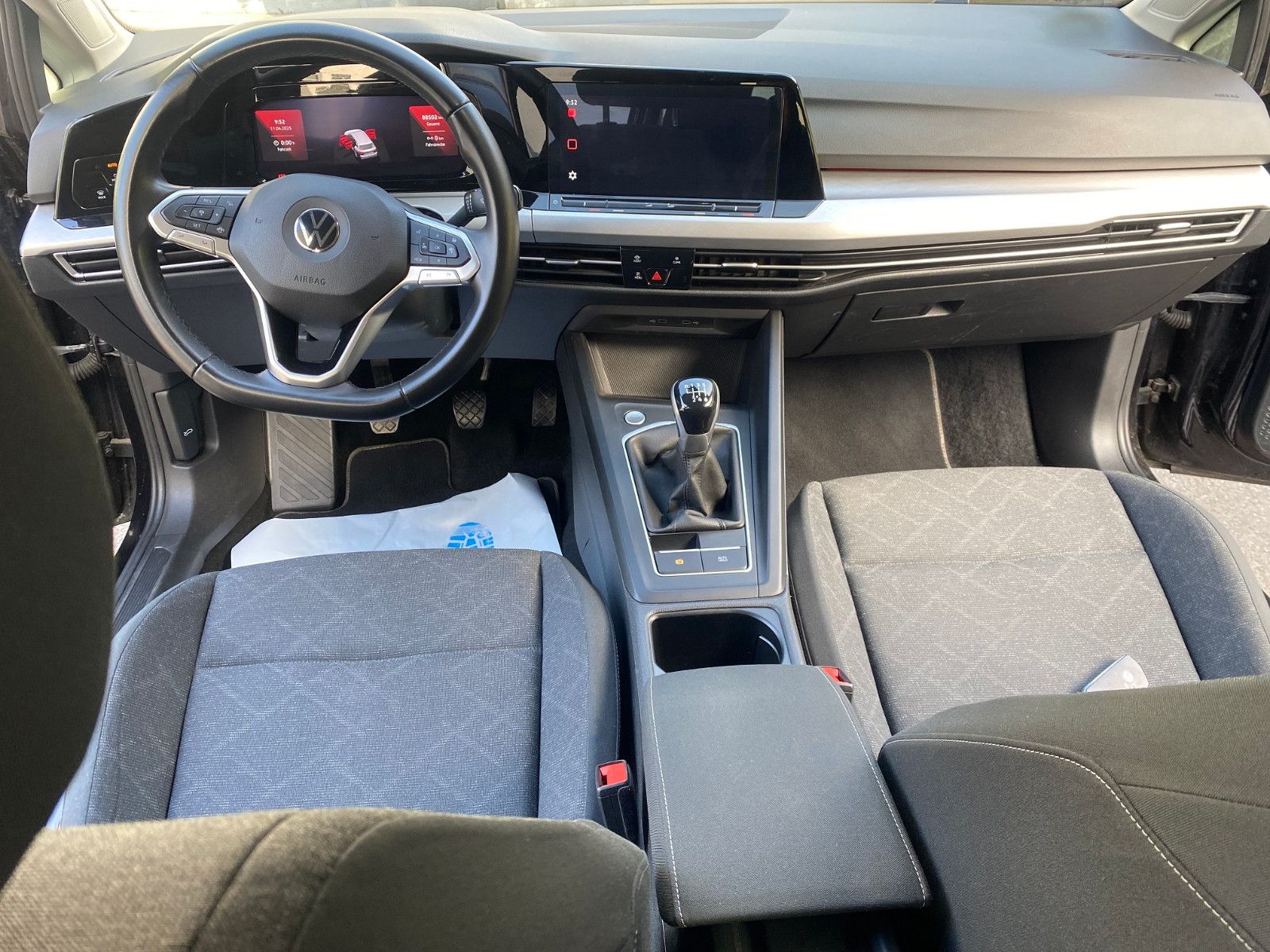 Volkswagen Golf VIII Variant Life - Samsaru's Car Outlet
