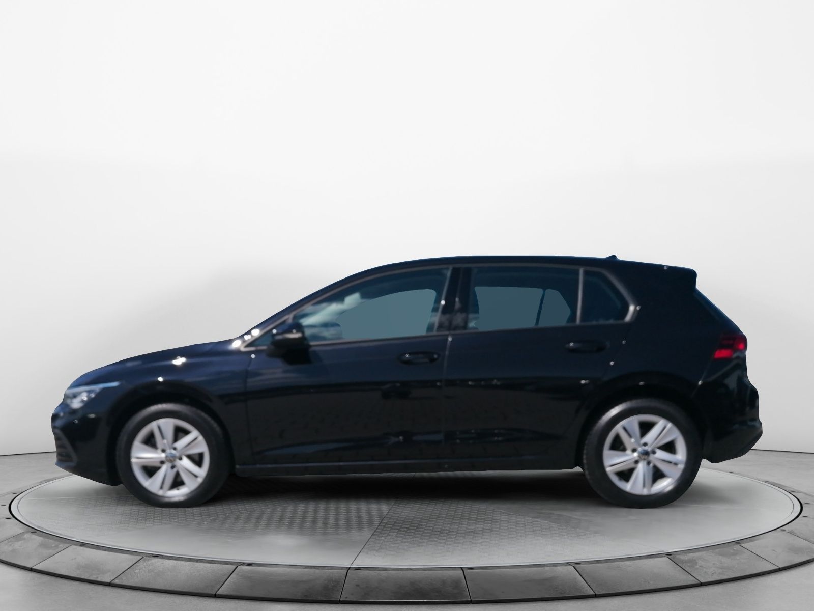 Volkswagen Golf VIII 2.0TDI Life DSG - Samsaru's Car Outlet