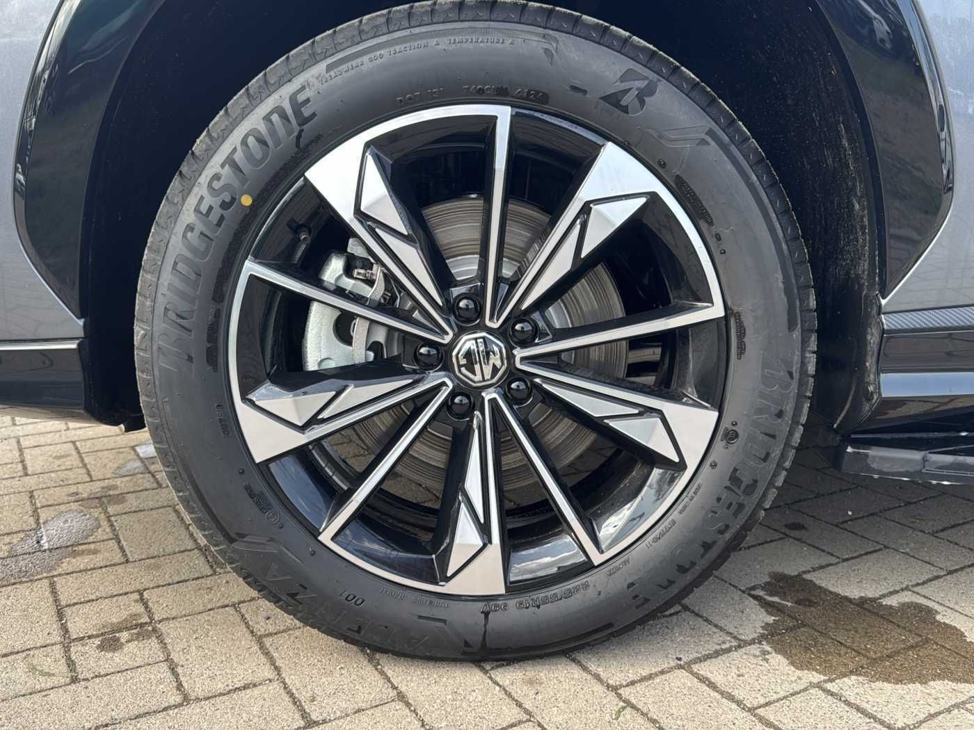 MG HS PHEV Luxury Ganzjahresreifen+AHK+360°