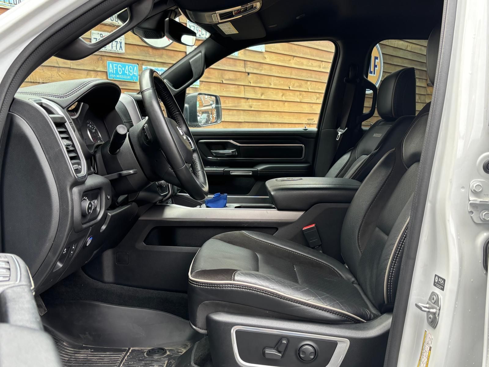 Dodge RAM 1500 Laramie 5.7L 12Zoll Display 4x4 LPG AHK