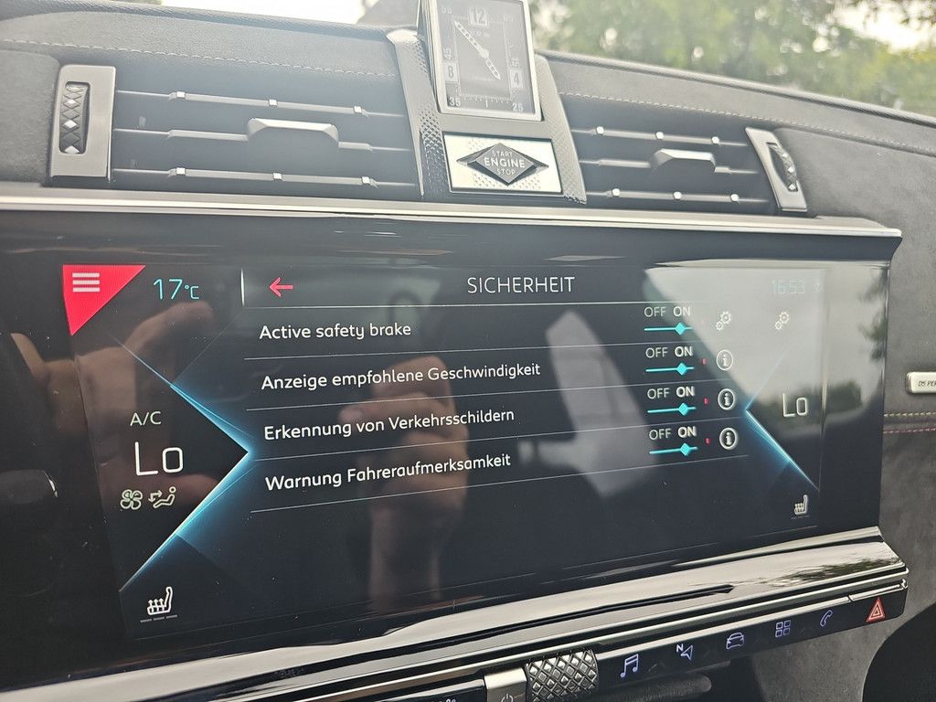 DS Automobiles DS 7 Crossback E-Tense 225 Performance Line +