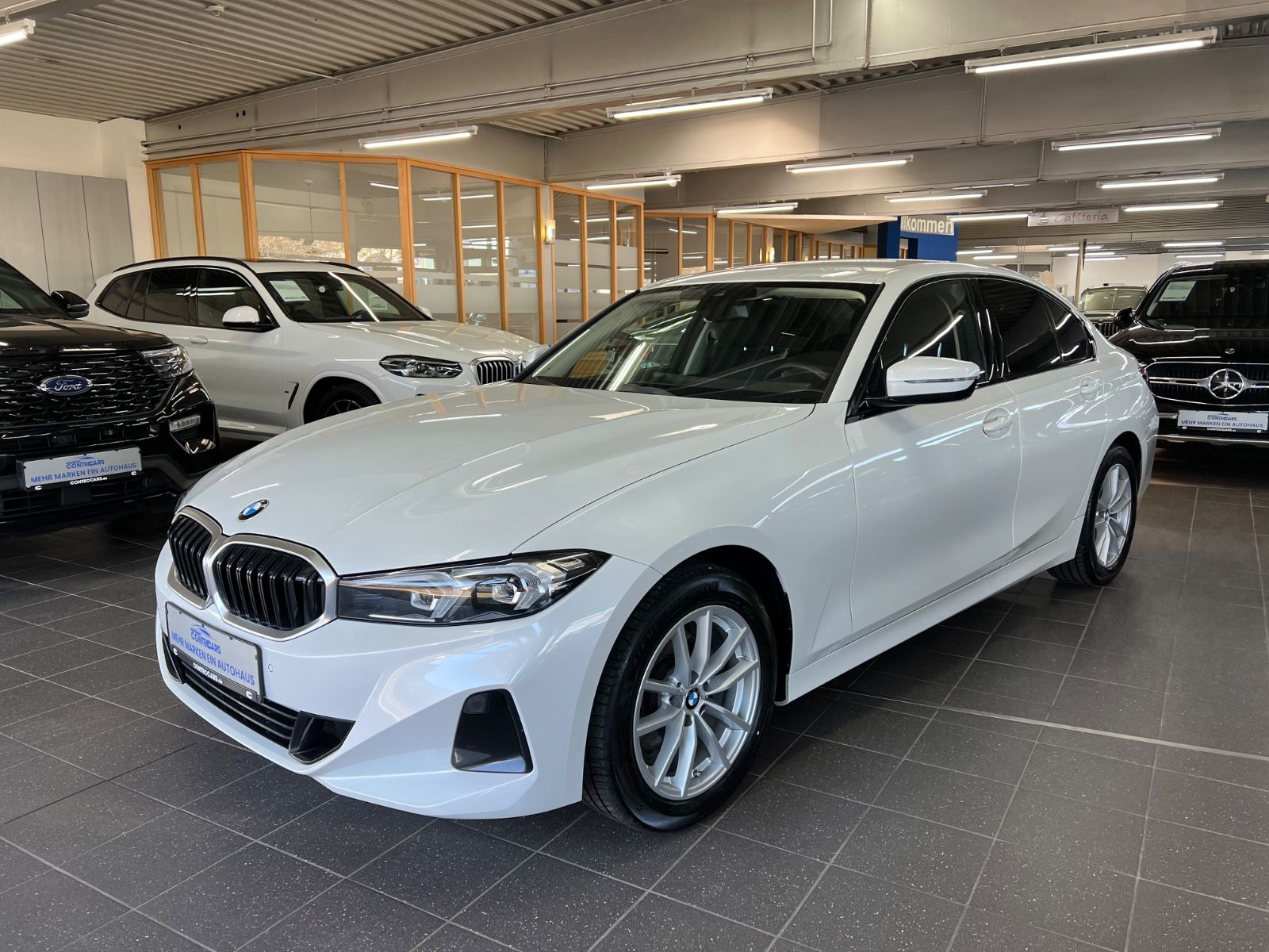 BMW 320 d xDrive Limousine Driving Assist+LED+CURVED