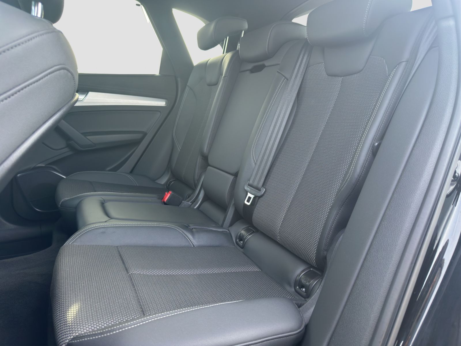 Audi Q5 40 TDI quattro s-TRONIC Interieur S-Line Matr